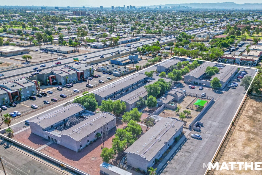 Primary Photo Of 2520 W Mclellan Blvd, Phoenix Apartments For Sale