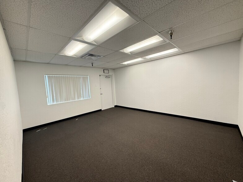 More Photos Of 13596 Vaughn St, San Fernando Manufacturing For Lease