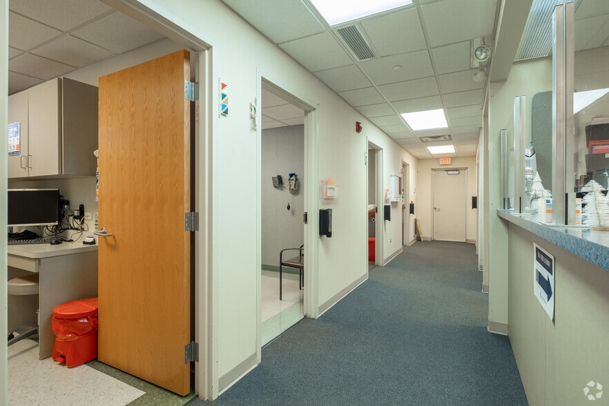 More Photos Of 18636 Dixie Hwy, Homewood Medical For Lease