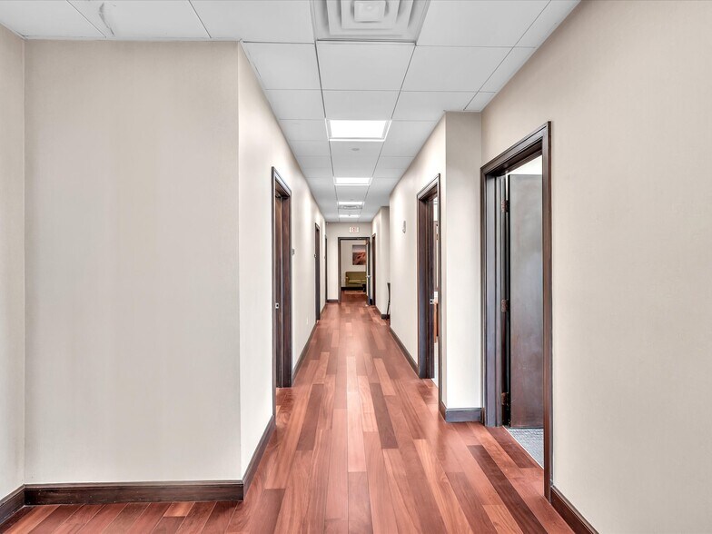 More Photos Of 20900 NE 30th Ave, Aventura Office Residential For Sale