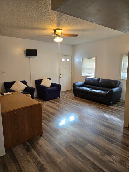 More Photos Of 3739 Wilkens Ave, Baltimore Medical For Lease