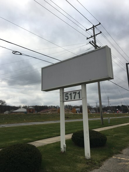 More Photos Of 5171 Plainfield Ave NE, Grand Rapids Medical For Sale