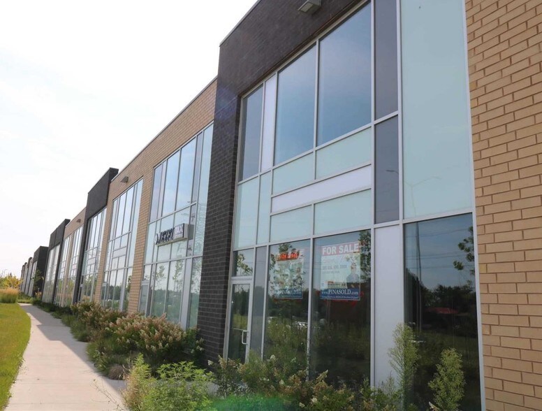 More Photos Of 1235 Queensway E, Mississauga General Retail For Lease