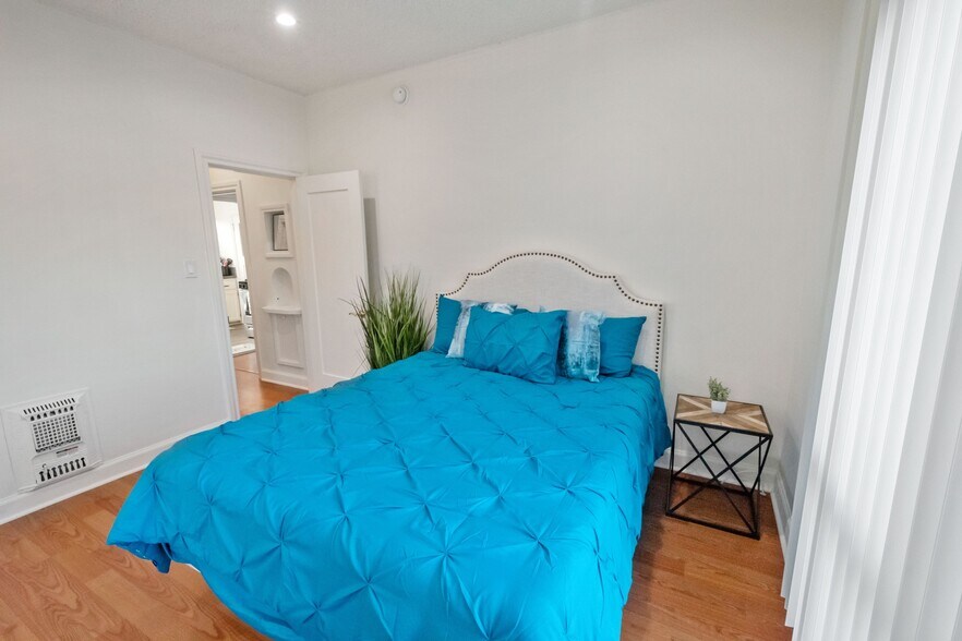 More Photos Of 1296 S Citrus Ave, Los Angeles Apartments For Sale