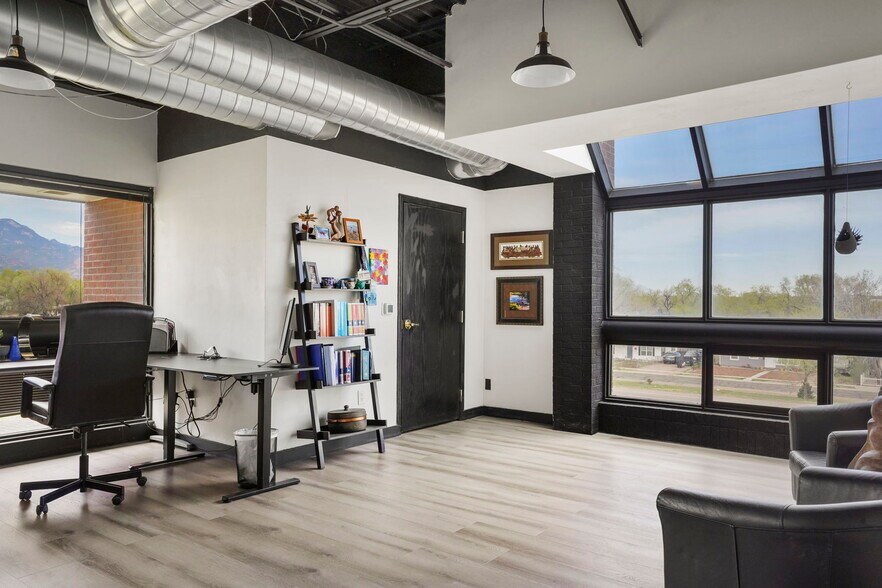 More Photos Of 1287 Lake Plaza Dr, Colorado Springs Office For Sale