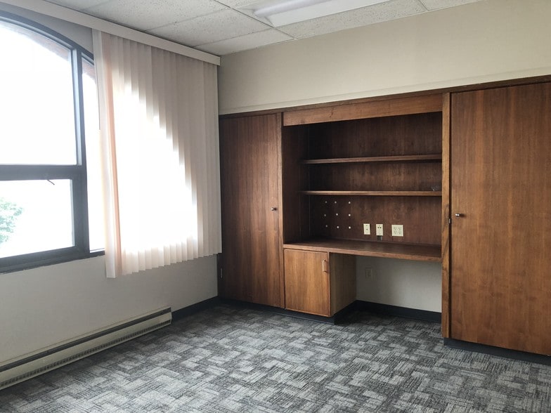 More Photos Of 33 W Franklin St, Hagerstown Coworking Space