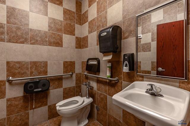 More Photos Of 1151 Industry Rd, Sturgis Manufacturing For Sale