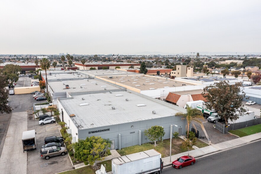 More Photos Of 13625 S Gramercy Pl, Gardena Warehouse For Lease