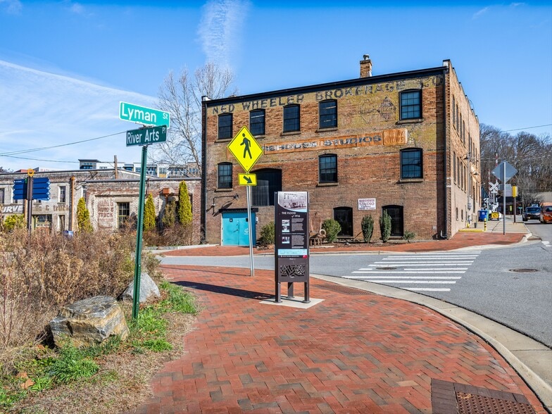 More Photos Of 170 Lyman St, Asheville Office For Lease