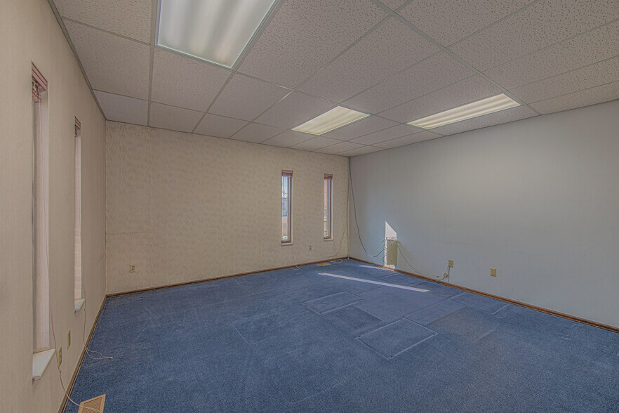 More Photos Of 701 N Grand Ave, Pueblo Office For Sale