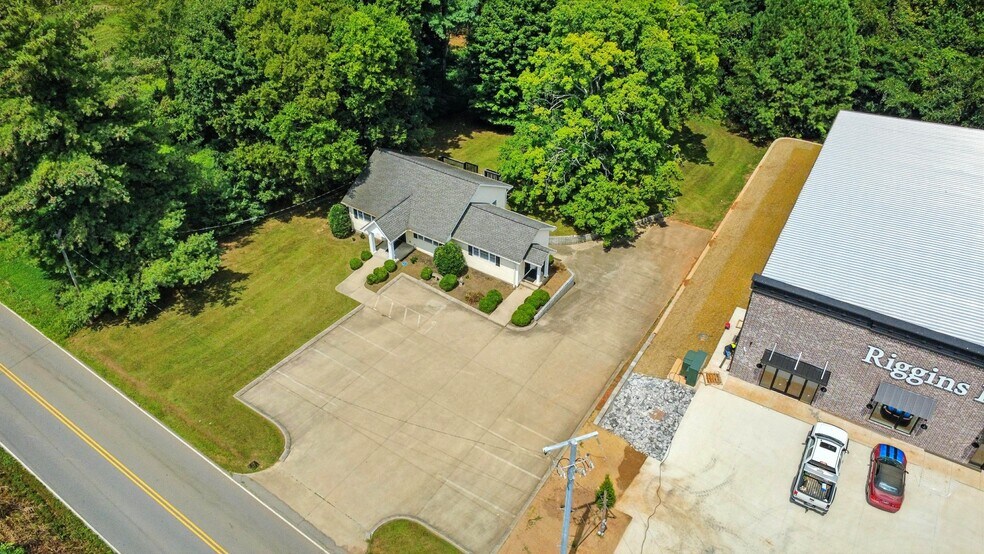 More Photos Of 451 Rossview Rd, Clarksville Office For Sale