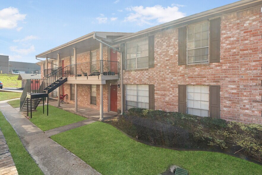 More Photos Of 2451 Lake Rd, Huntsville Apartments For Sale
