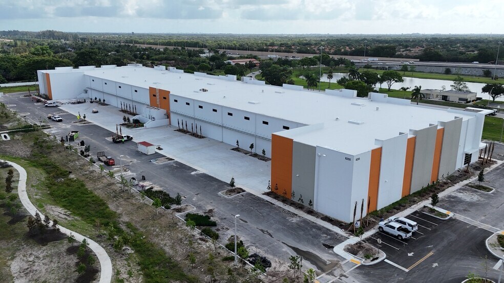 More Photos Of 8289 Boynton Beach Blvd, Boynton Beach Unknown For Lease