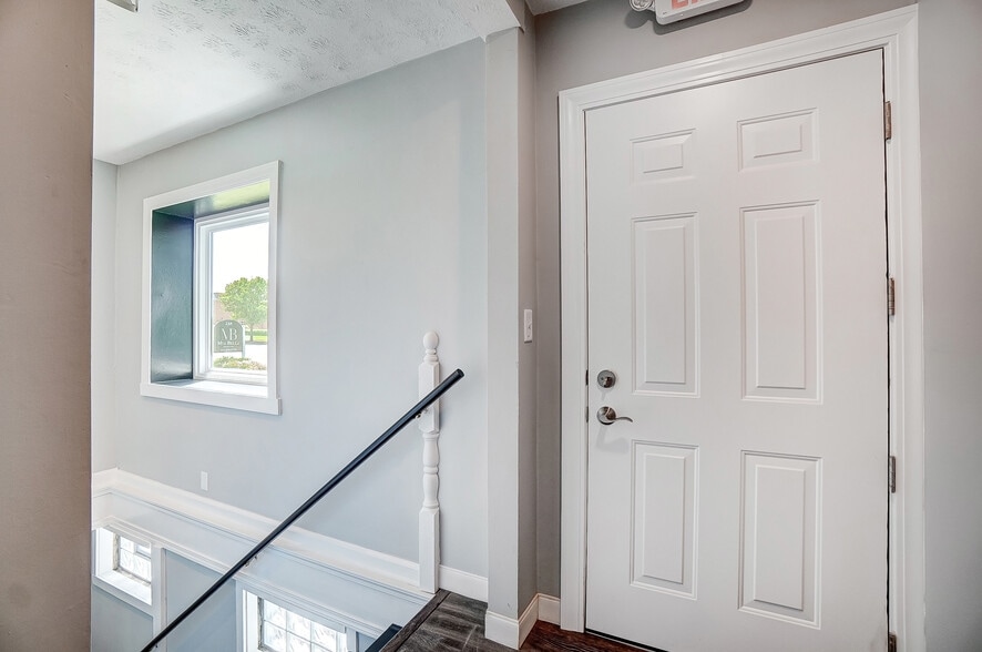 More Photos Of 235 W Franklin St, Centerville Storefront Retail Office For Lease