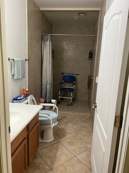 More Photos Of Happy Valley Rd & 83rd Dr, Peoria Assisted Living For Sale