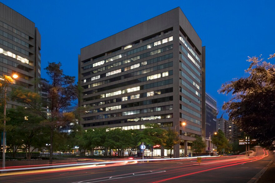 More Photos Of 1235 S Clark St, Arlington Office For Lease