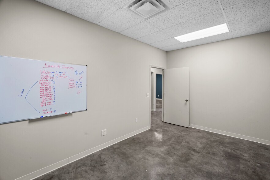 More Photos Of 2000 Lomaland Dr, El Paso Storefront Retail Office For Lease