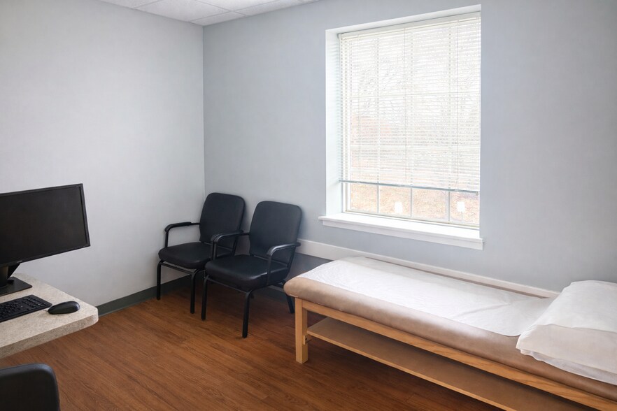 More Photos Of 1101 Twin "C" Ln, Newark Medical For Lease