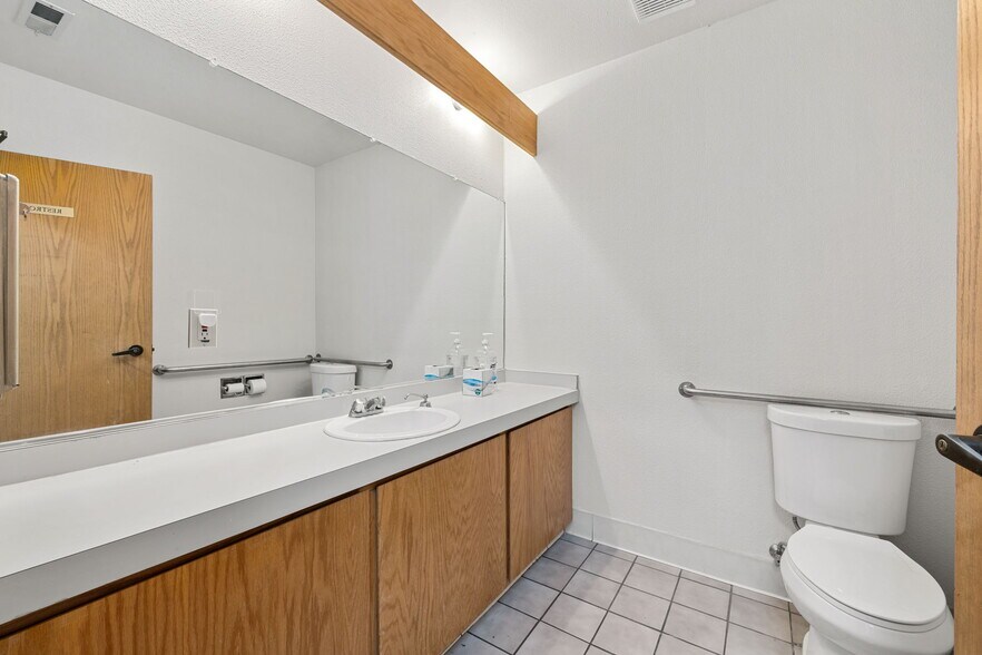 More Photos Of 610 Davis St, Santa Rosa Office Residential For Sale