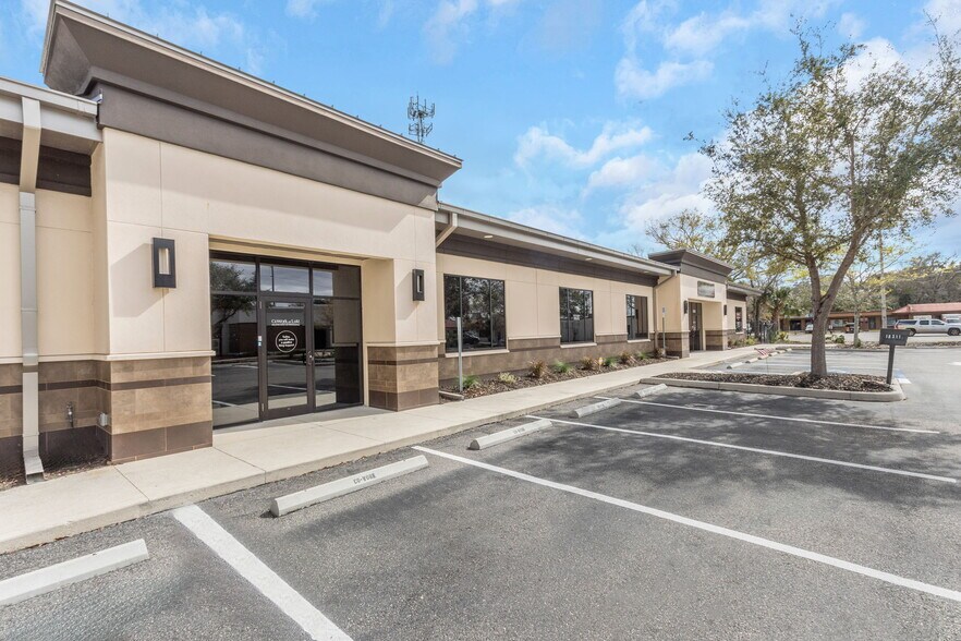 More Photos Of 18311 N US Highway 41, Lutz Medical For Sale