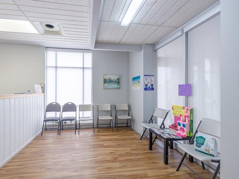More Photos Of 4796 Victoria Ave, Niagara Falls General Retail For Sale