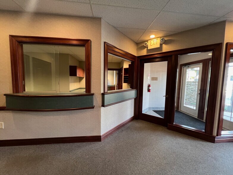 More Photos Of 10-24 Remick Blvd, Springboro Medical For Sale