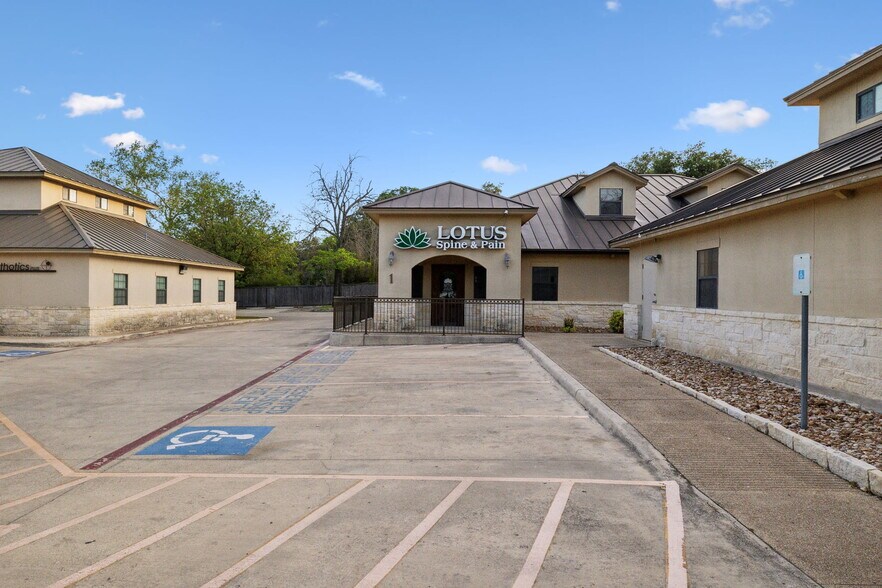 More Photos Of 2128 Babcock Rd, San Antonio Medical For Sale