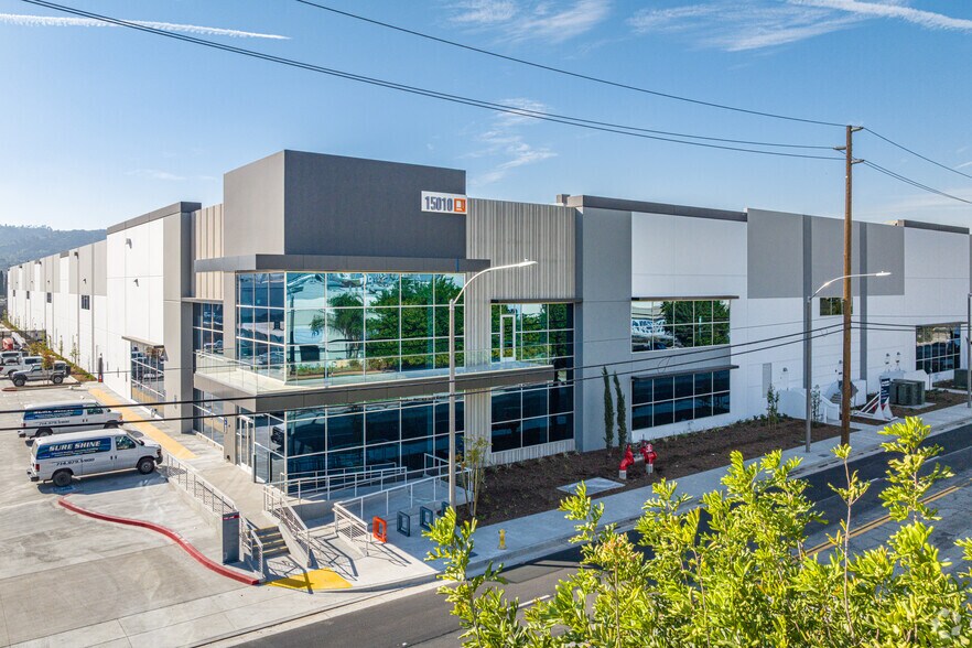 More Photos Of 15010 Don Julian Rd, City Of Industry Manufacturing For Lease