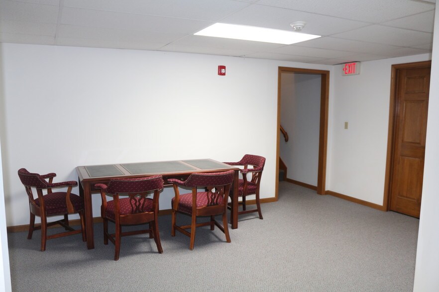 More Photos Of 450 S Durkin Dr, Springfield Office For Lease