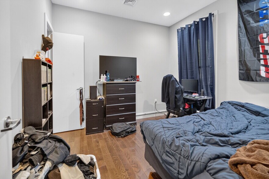 More Photos Of 83 Beaver St, Albany Apartments For Sale