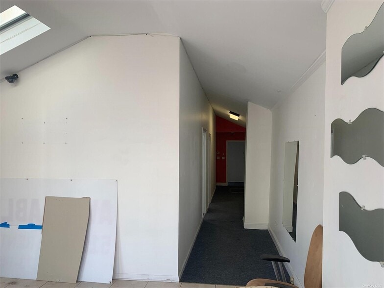 More Photos Of 10 Willowdale Ave, Port Washington Storefront Retail Office For Lease