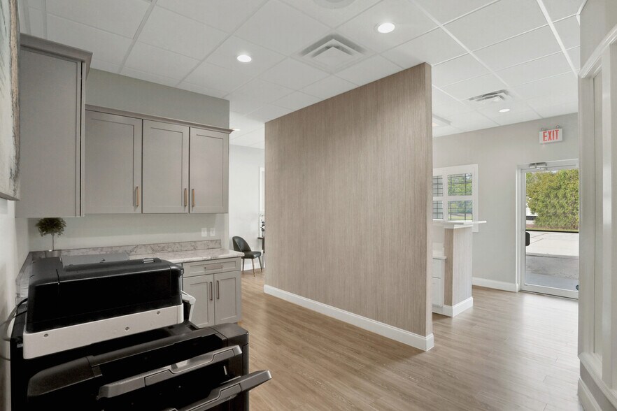 More Photos Of 1845 East West Pky, Fleming Island Medical For Lease