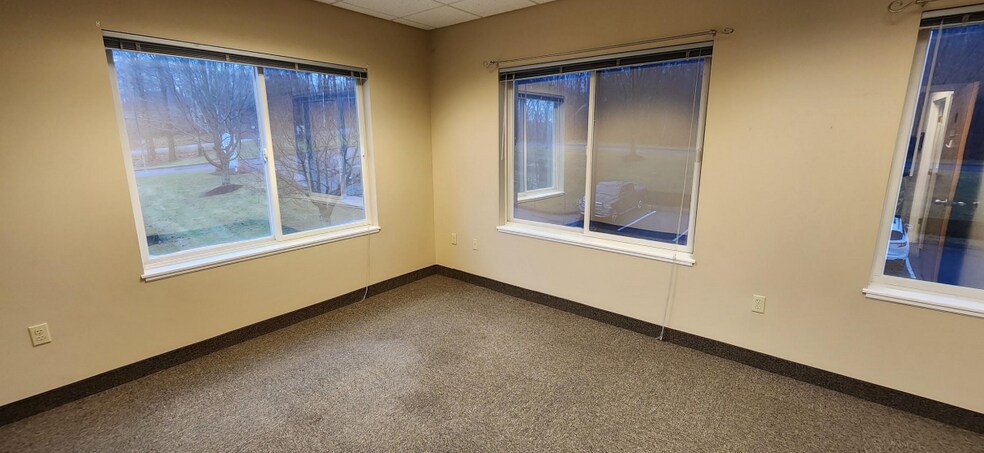 More Photos Of 1449 Old Waterbury Rd, Southbury Office For Sale