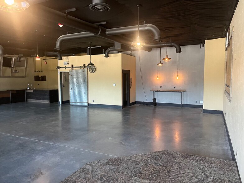 More Photos Of 10121 W Clearwater, Kennewick Office For Lease