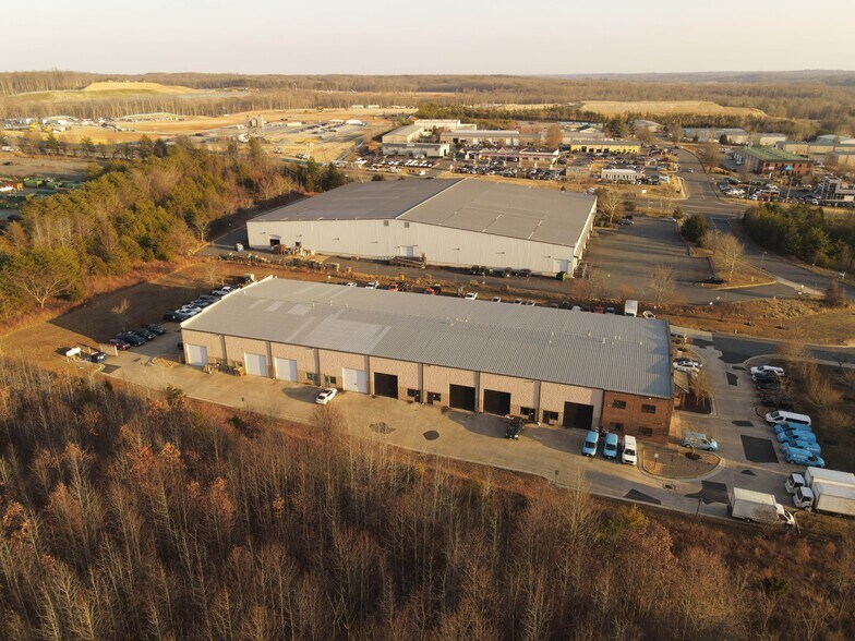 More Photos Of 30 Blackjack Rd, Fredericksburg Warehouse For Lease