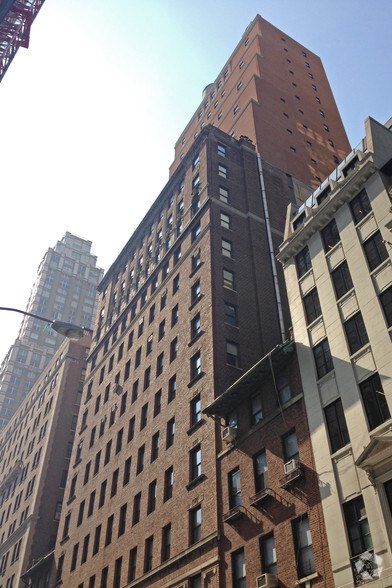 Primary Photo Of 30 E 60th St, New York Medical For Lease