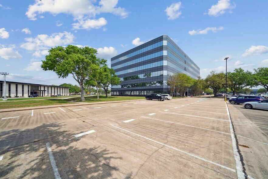 More Photos Of 1150 Gemini St, Houston Office For Lease