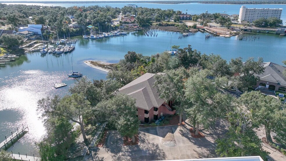 More Photos Of 220 Mckenzie Ave, Panama City Office For Sale