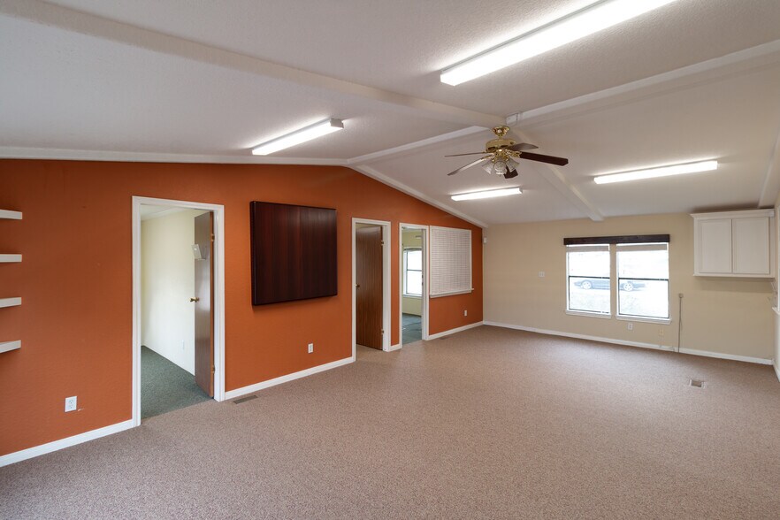 More Photos Of 7102 FM 1488 Rd, Magnolia Office For Sale