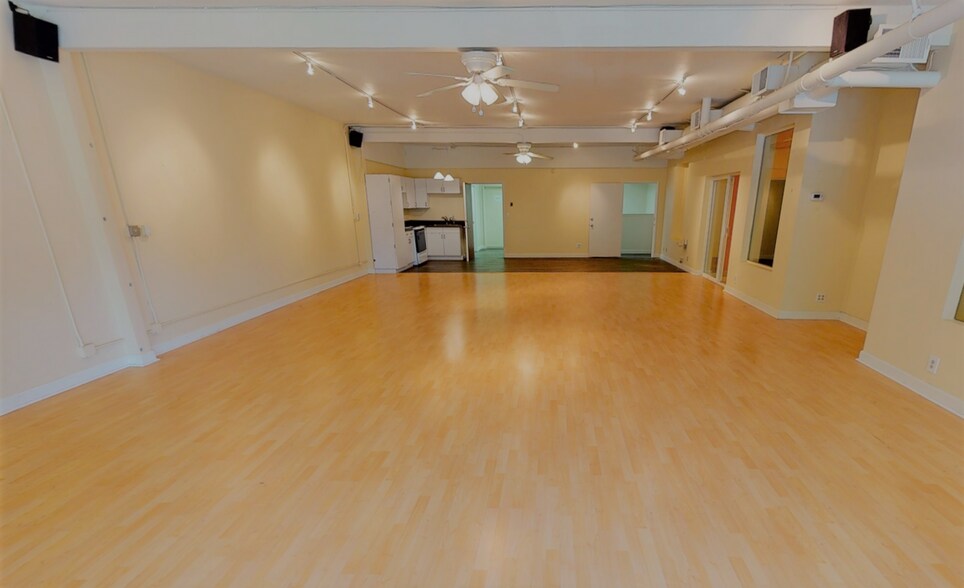 More Photos Of 401 Center St, Healdsburg Storefront Retail Office For Lease