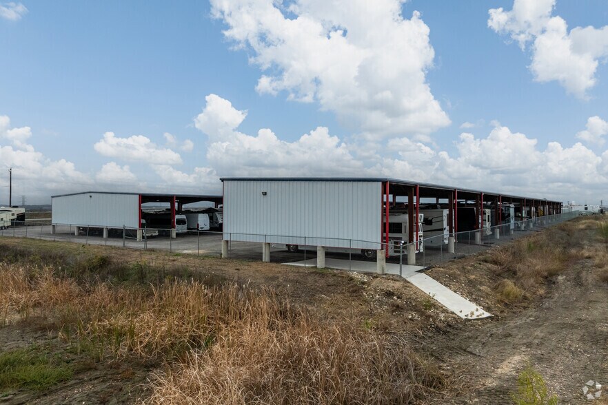 More Photos Of 10777 Highway 183 S, Austin Warehouse For Lease