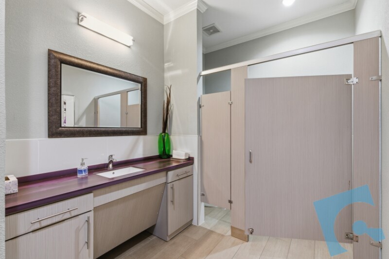 More Photos Of 2301 Ira E Woods Ave, Grapevine Office For Sale