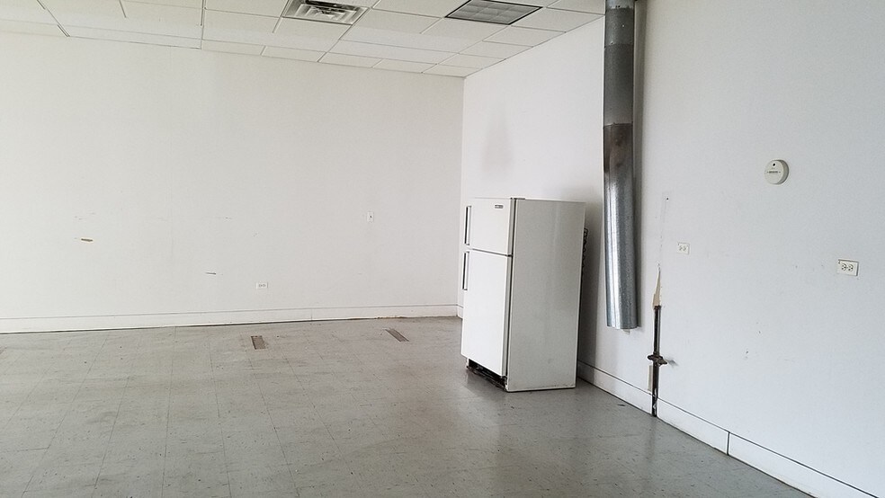 More Photos Of 1338-1346 W Irving Park Rd, Chicago Apartments For Lease