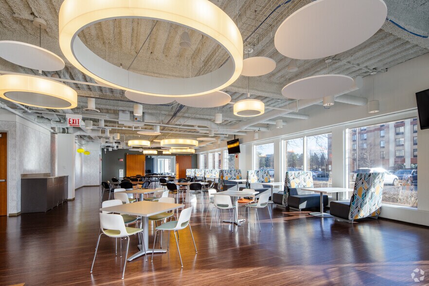 More Photos Of 1600 McConnor Pky, Schaumburg Office For Lease