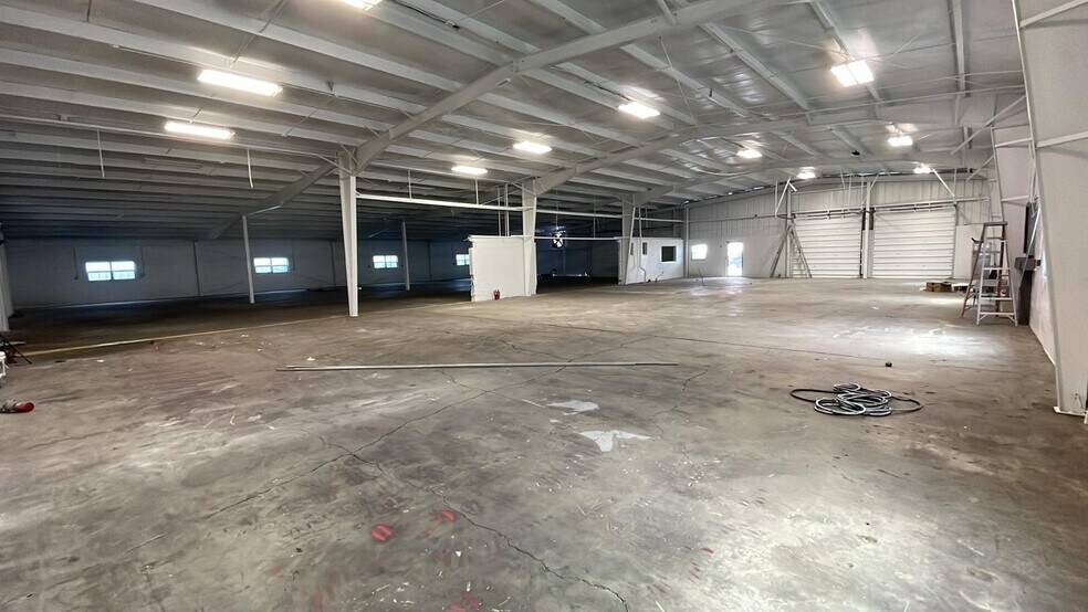 More Photos Of 5007 S Westshore Blvd, Tampa Warehouse For Sale