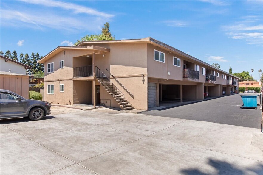 More Photos Of 1440 Gordon St, Redwood City Apartments For Sale