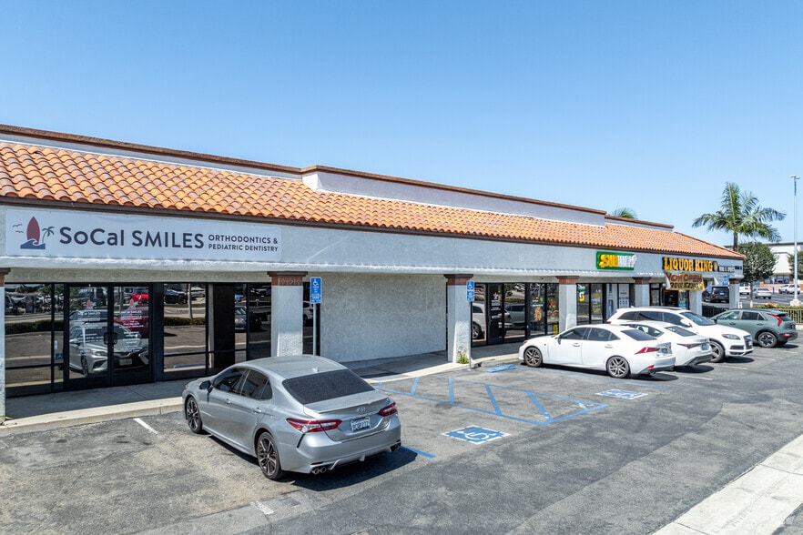 More Photos Of 125 N Tustin St, Orange Freestanding For Lease
