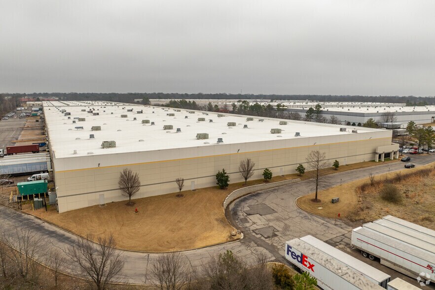 More Photos Of 5750 Challenge Dr, Memphis Warehouse For Lease