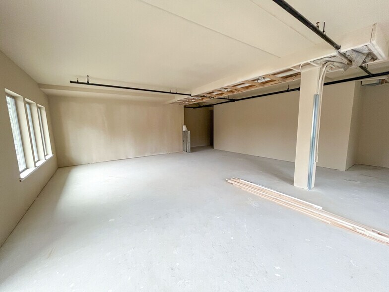 More Photos Of 107 C Street, Independence Apartments For Lease