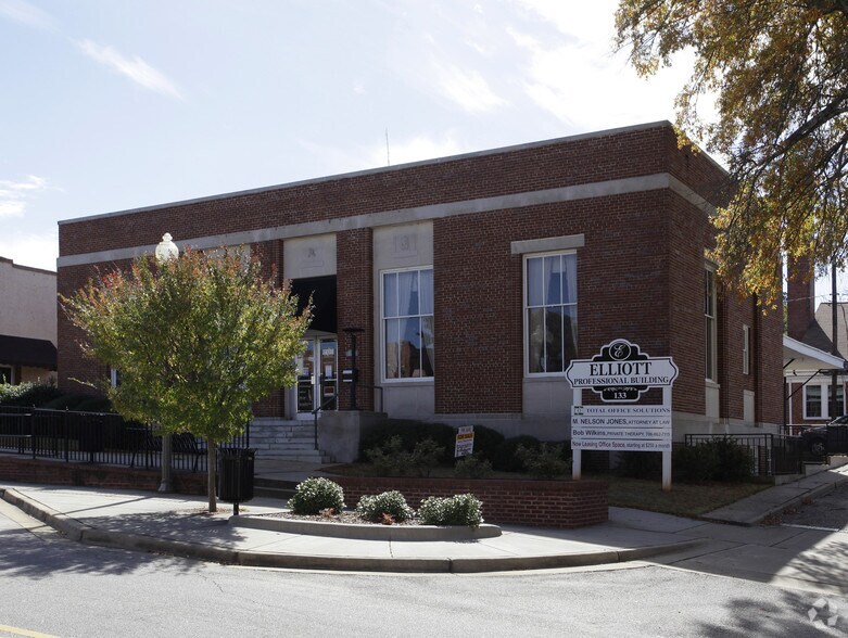 More Photos Of 133 W Main St, Manchester Office For Sale